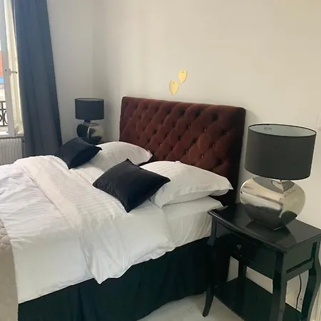 Hotel apartamentowy A & V *